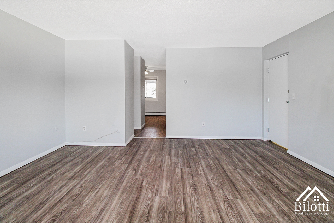 301 Oaklawn Avenue - Photo 4 of 22
