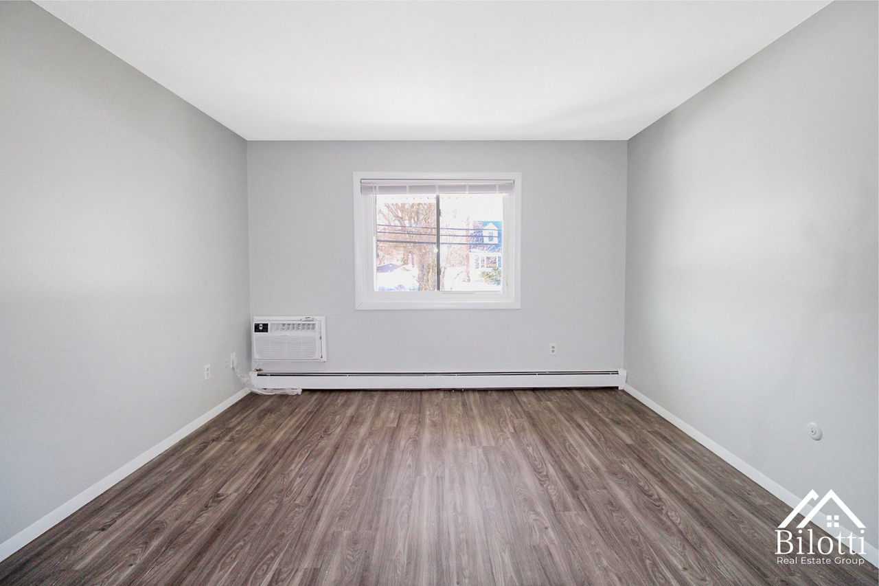 301 Oaklawn Avenue - Photo 5 of 22