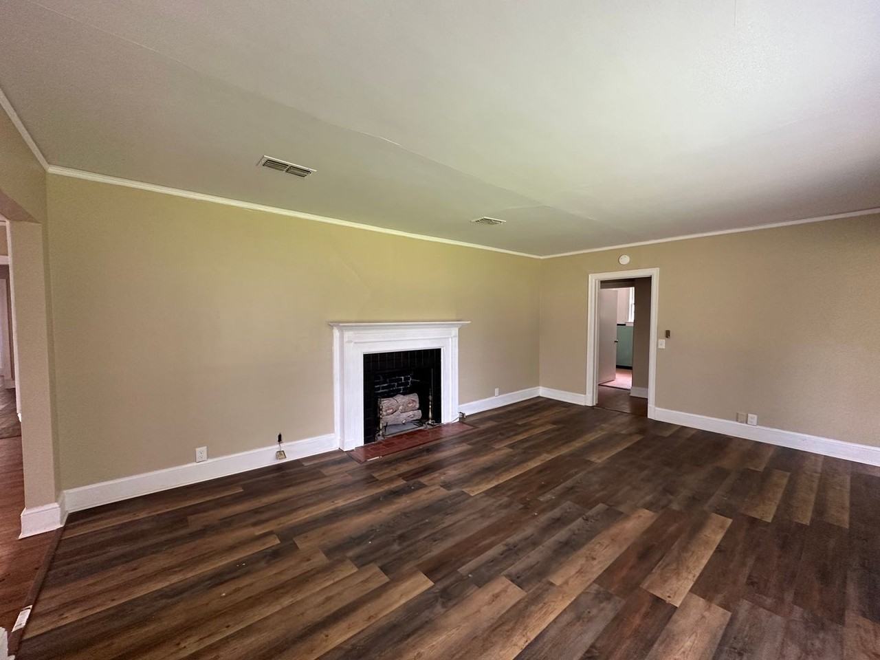 3339 S Perry St - Photo 4 of 24