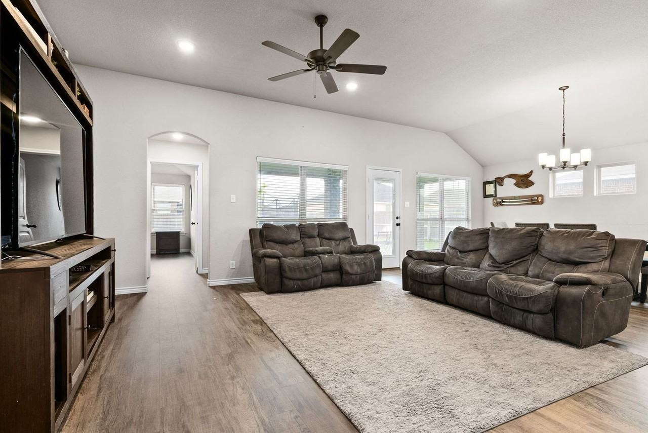 907 Mclaury Cv - Photo 3 of 17
