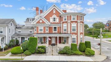 featured image of 183 Williams St