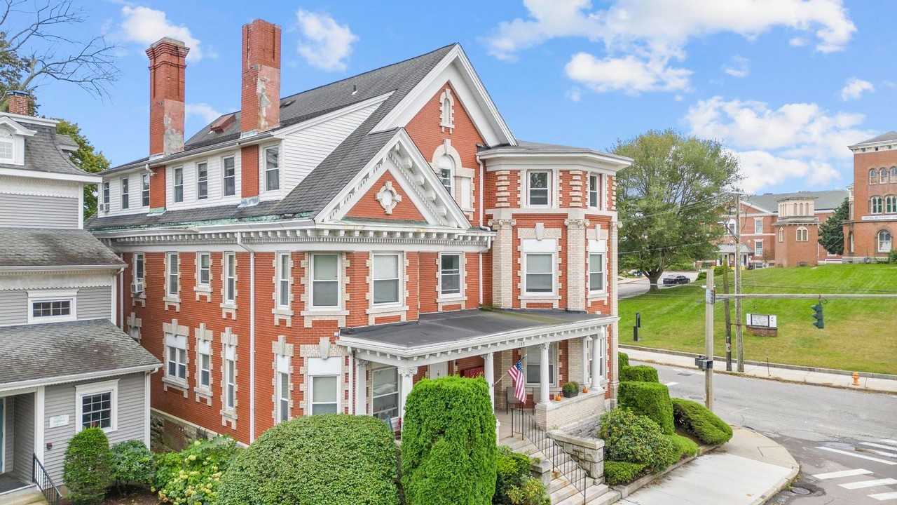 Williams Apartments - Photo 2 of 2