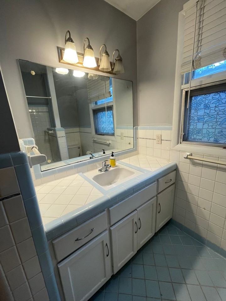 511 Southcrest Dr - Photo 3 of 13