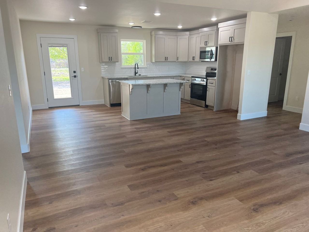 14901 N Iredelle Way - Photo 2 of 18