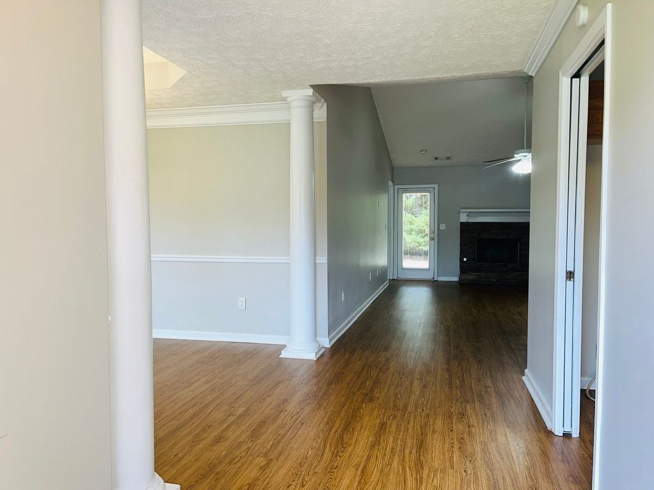 111 Dixie Creek Dr - Photo 3 of 36