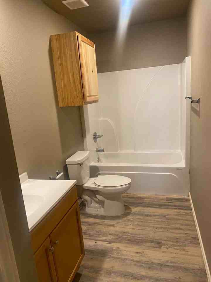 2206 E Main St - Photo 7 of 12