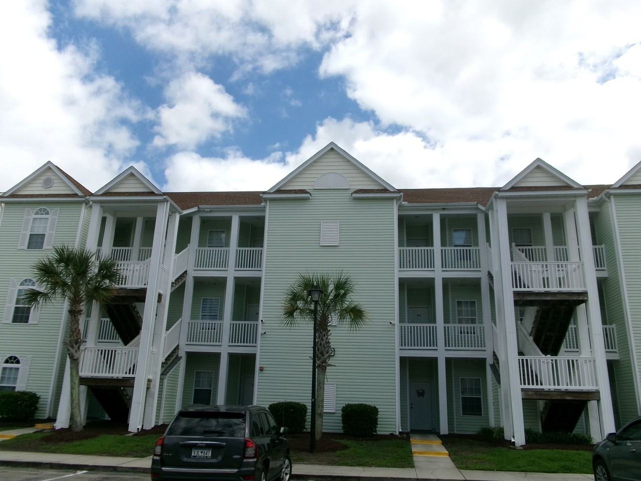 110 Fountain Pointe Ln #204