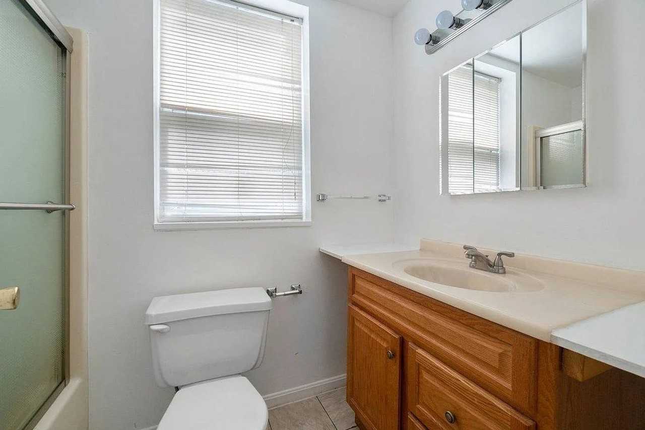22 W 25th St - Photo 2 of 9