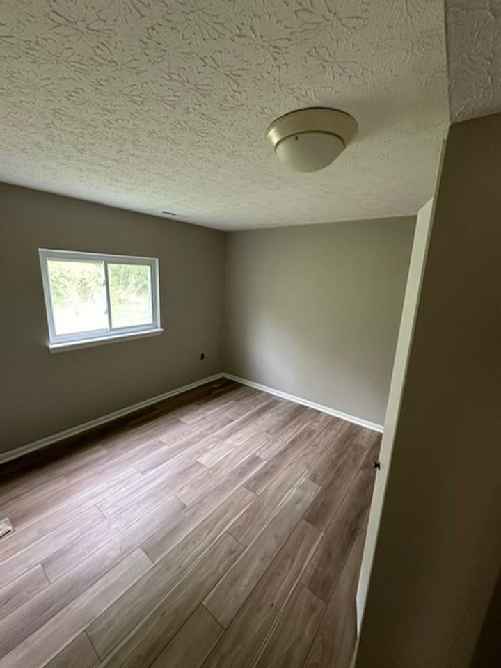 8821 Middlebranch Ave Ne - Photo 3 of 6