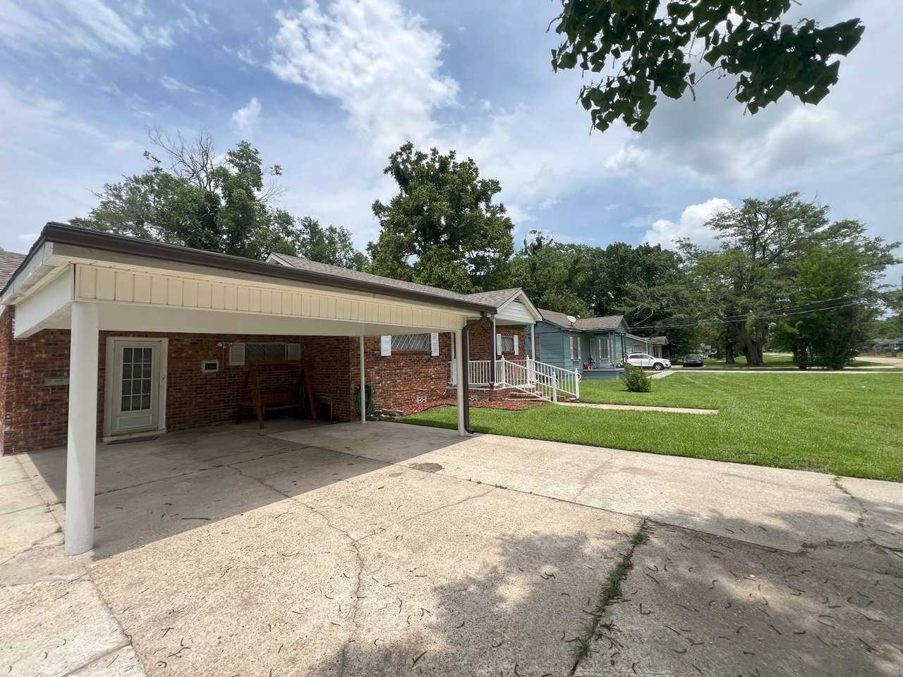 4961 Oaklon Ave - Photo 2 of 27