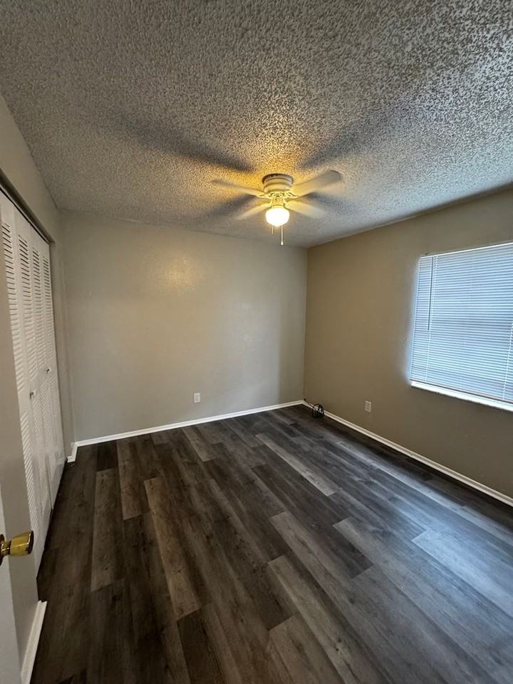 3406 Fox Ridge Street - Photo 6 of 27