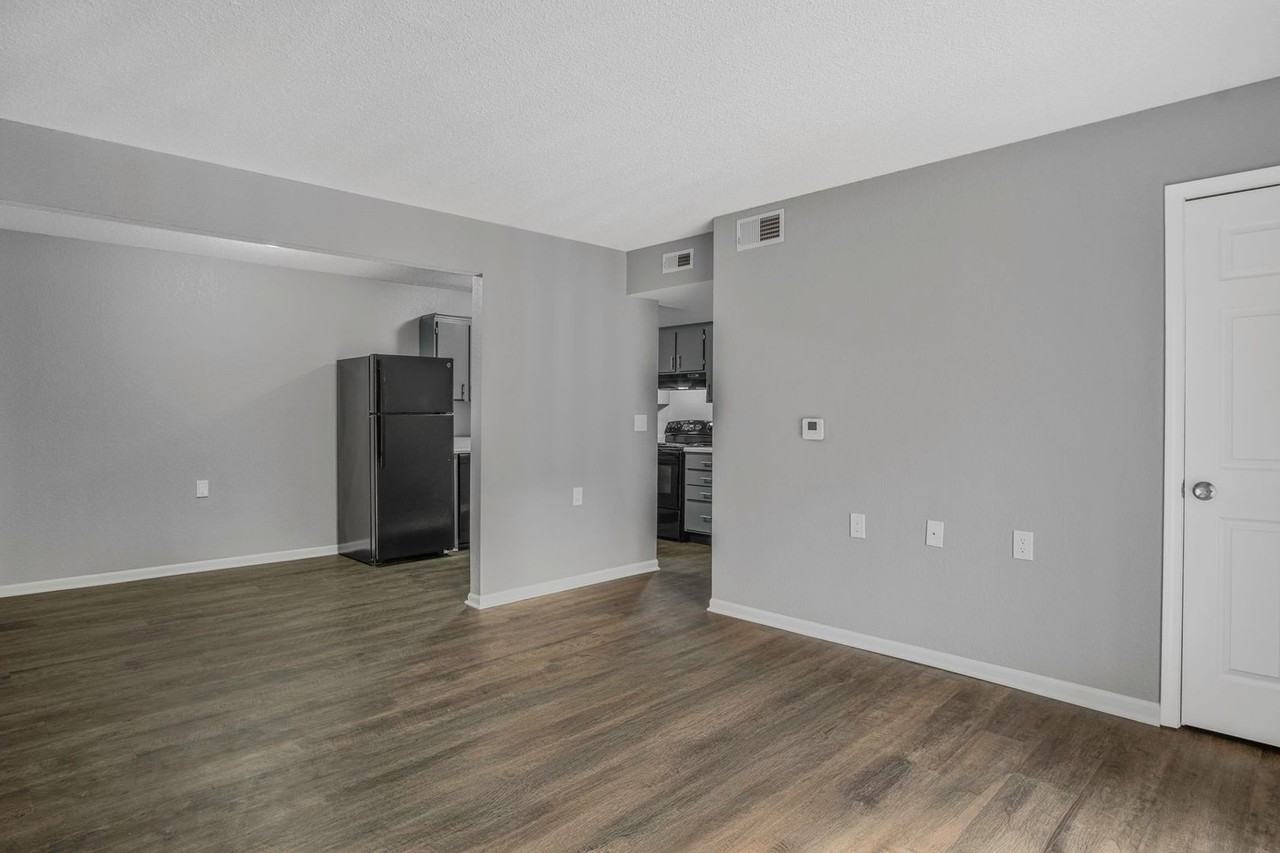 Richmond Square - Photo 2 of 18