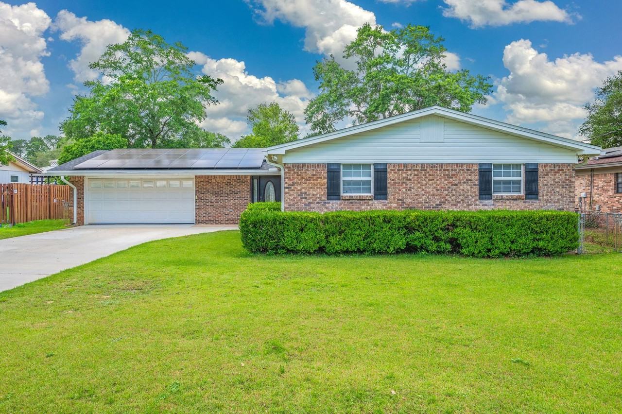 1018 Valparaiso Blvd - Photo 2 of 39