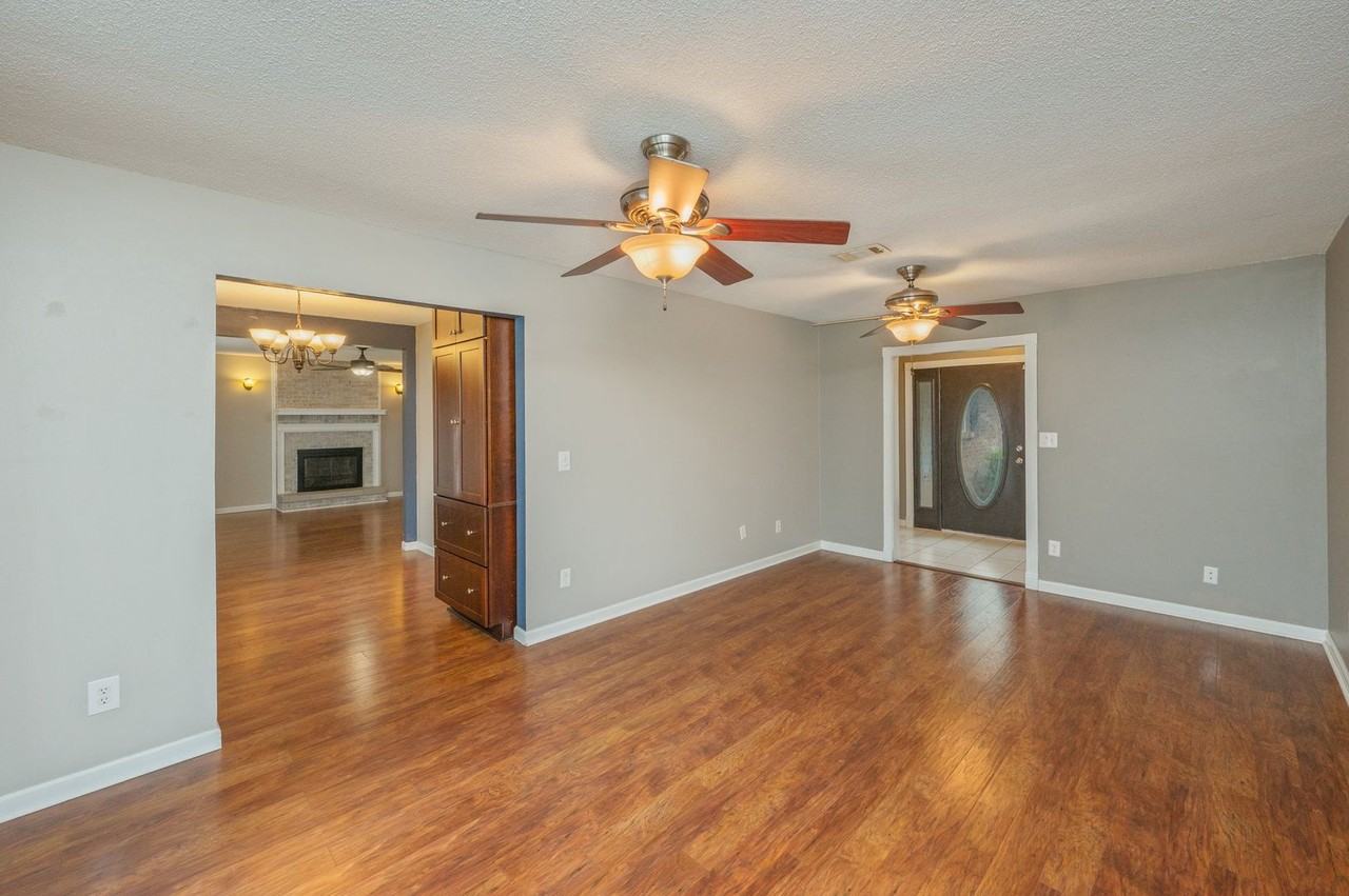 1018 Valparaiso Blvd - Photo 7 of 39