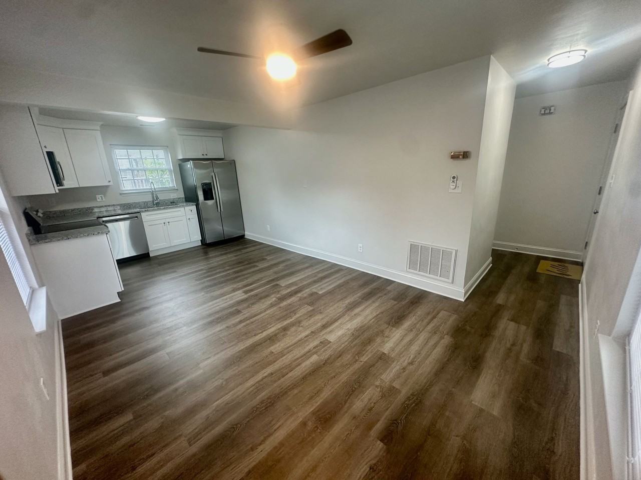 1606 Parks Ave - Photo 4 of 17