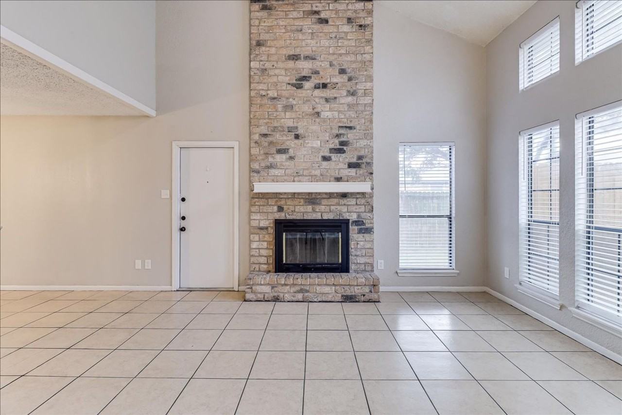 11205 Wellwood St #C - Photo 5 of 37