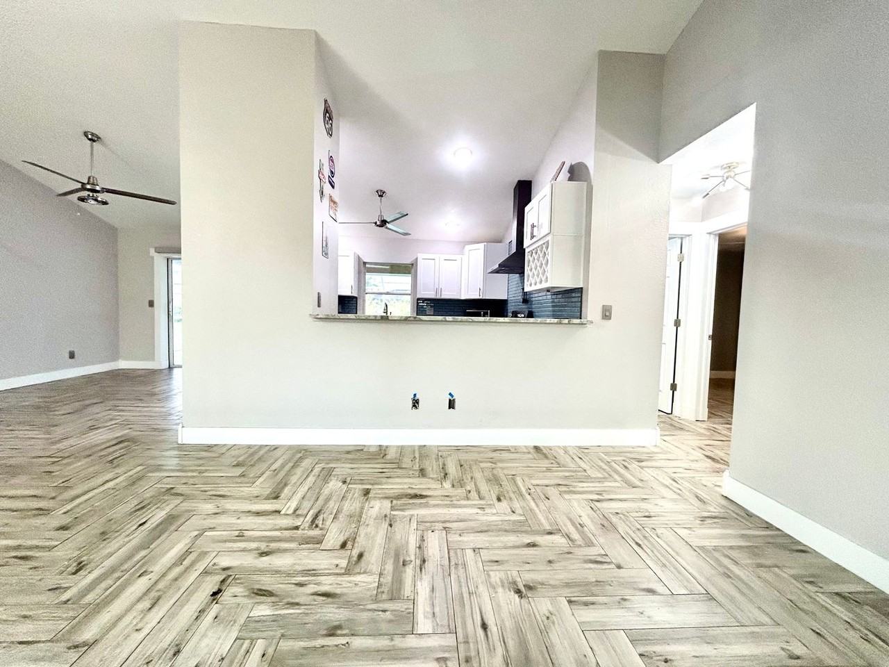 210 Se 1st Pl - Photo 6 of 27