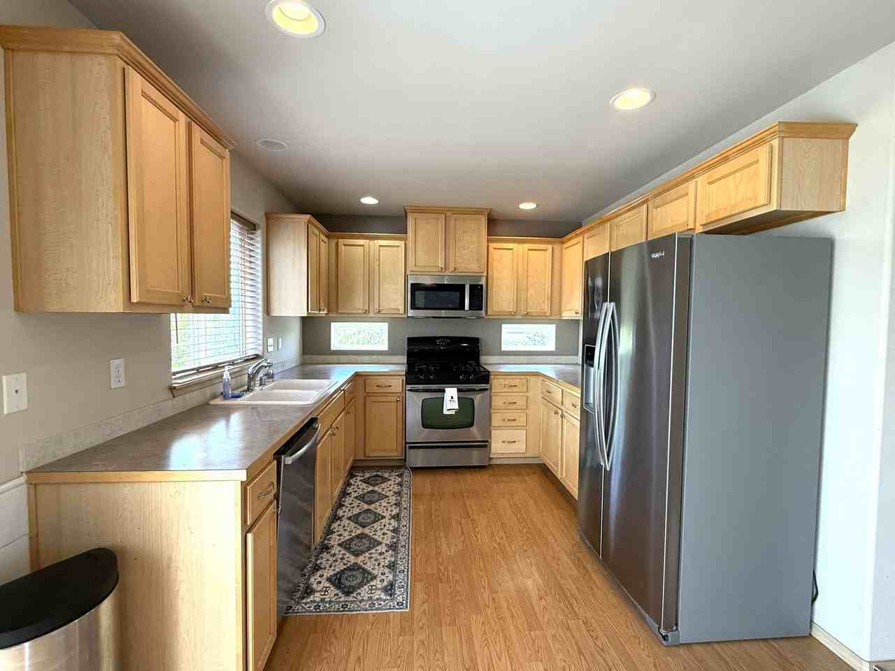 4504 58th Dr Ne - Photo 3 of 20