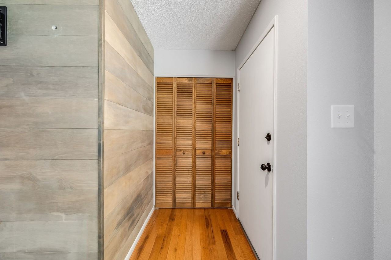 9026 E Mansfield Ave - Photo 3 of 23