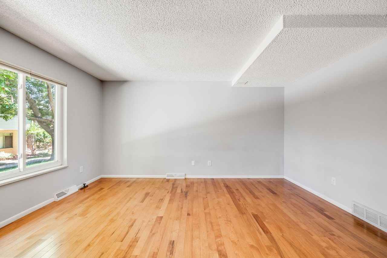 9026 E Mansfield Ave - Photo 4 of 23