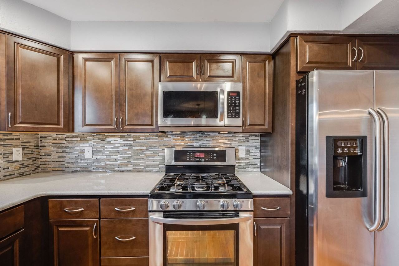 9026 E Mansfield Ave - Photo 7 of 23
