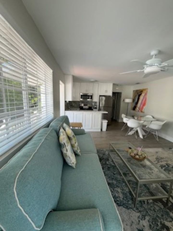 712 Galveston Lane - Photo 3 of 12