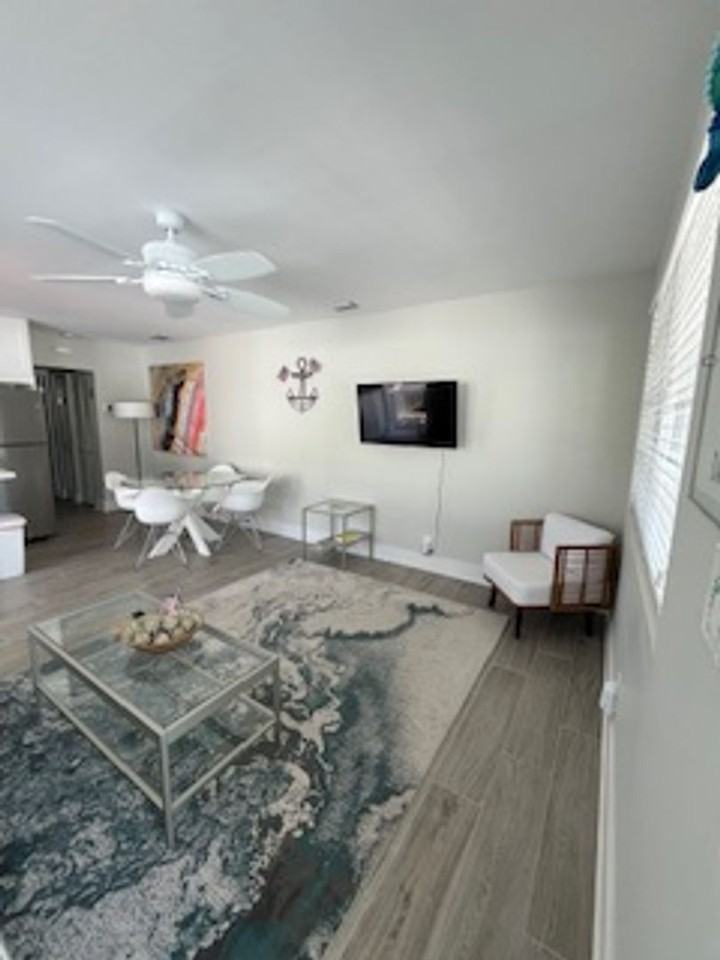 712 Galveston Lane - Photo 4 of 12