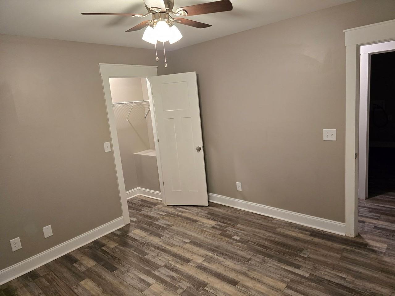 3633 Reed Rd - Photo 4 of 18