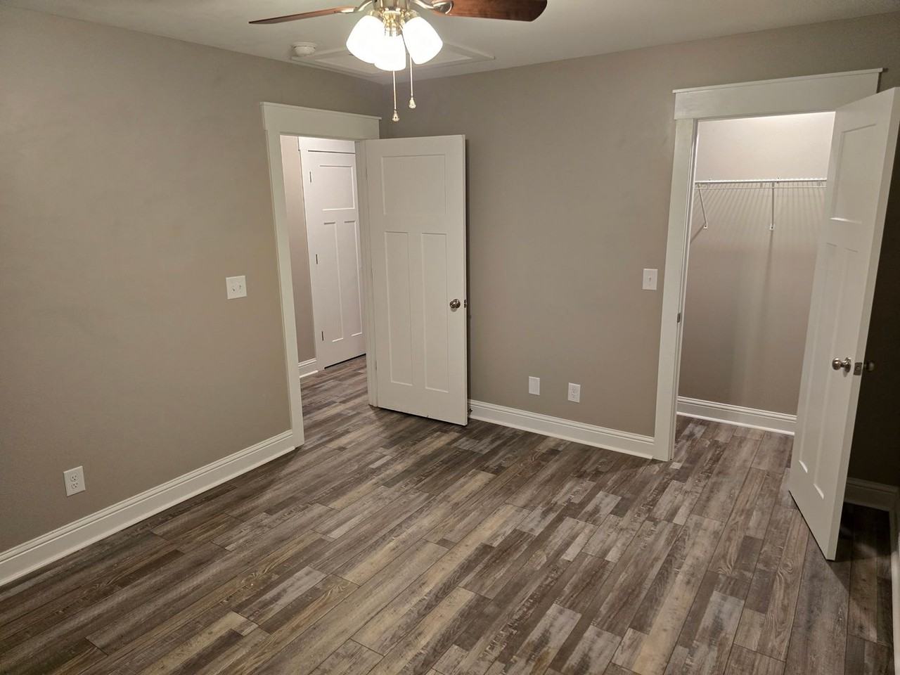 3633 Reed Rd - Photo 6 of 18