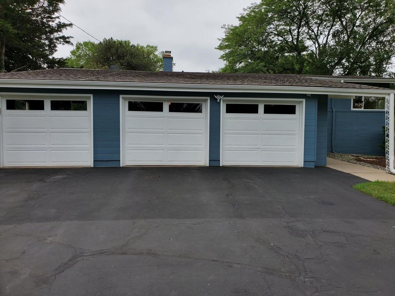 413 Riverview Dr - Photo 3 of 30