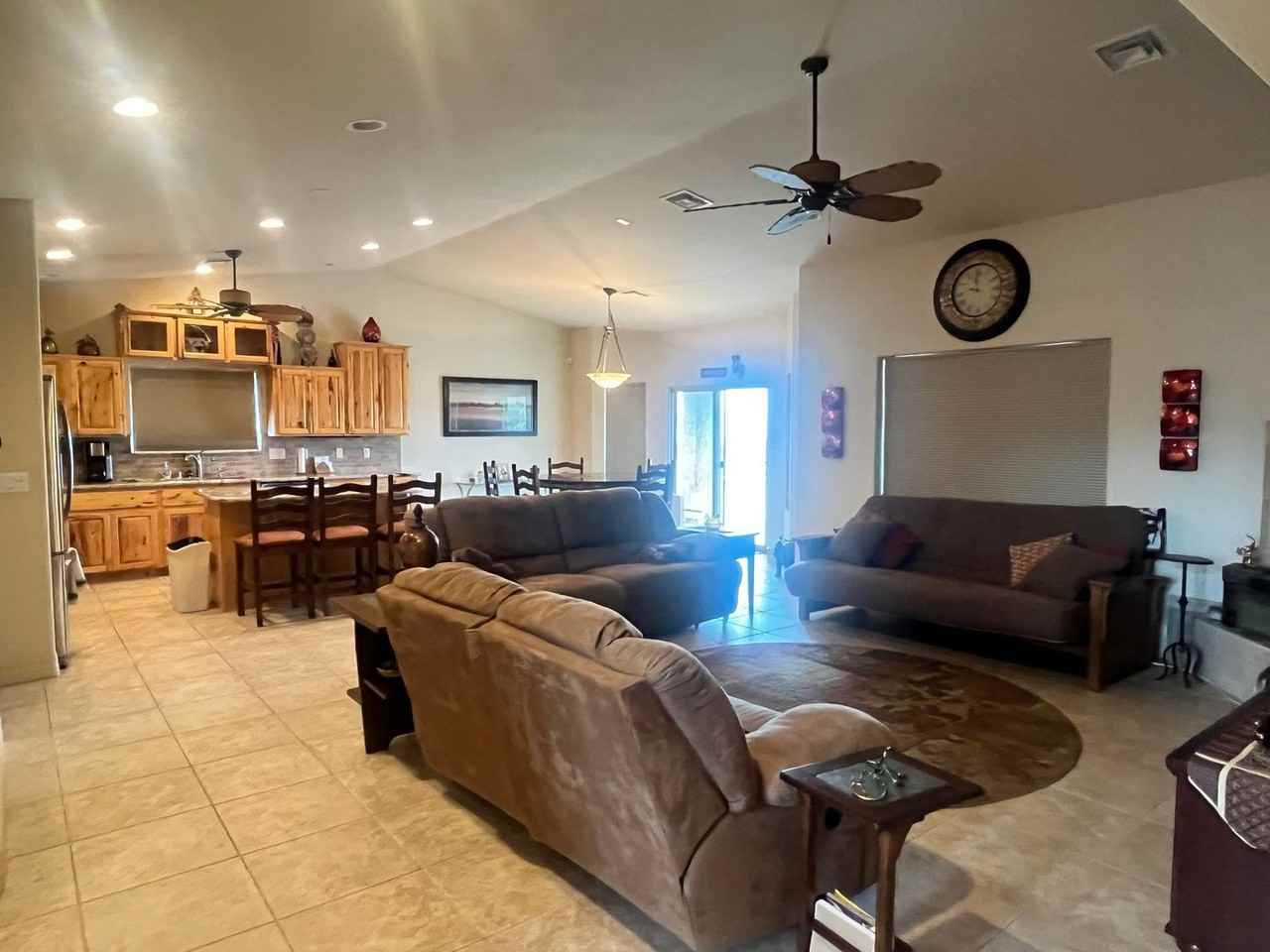 1011 Palo Verde Plz - Photo 2 of 38