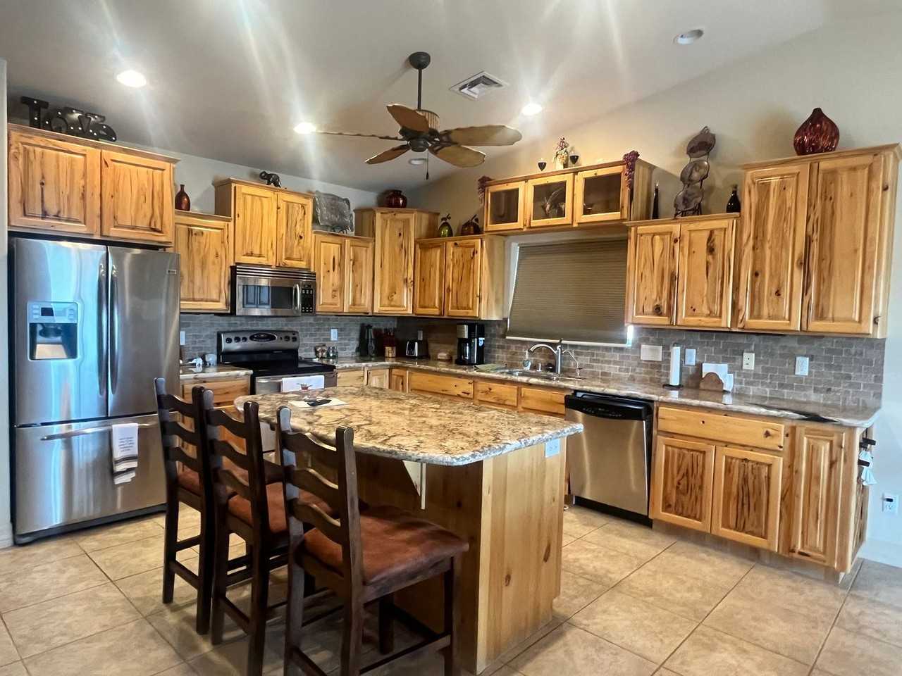 1011 Palo Verde Plz - Photo 5 of 38