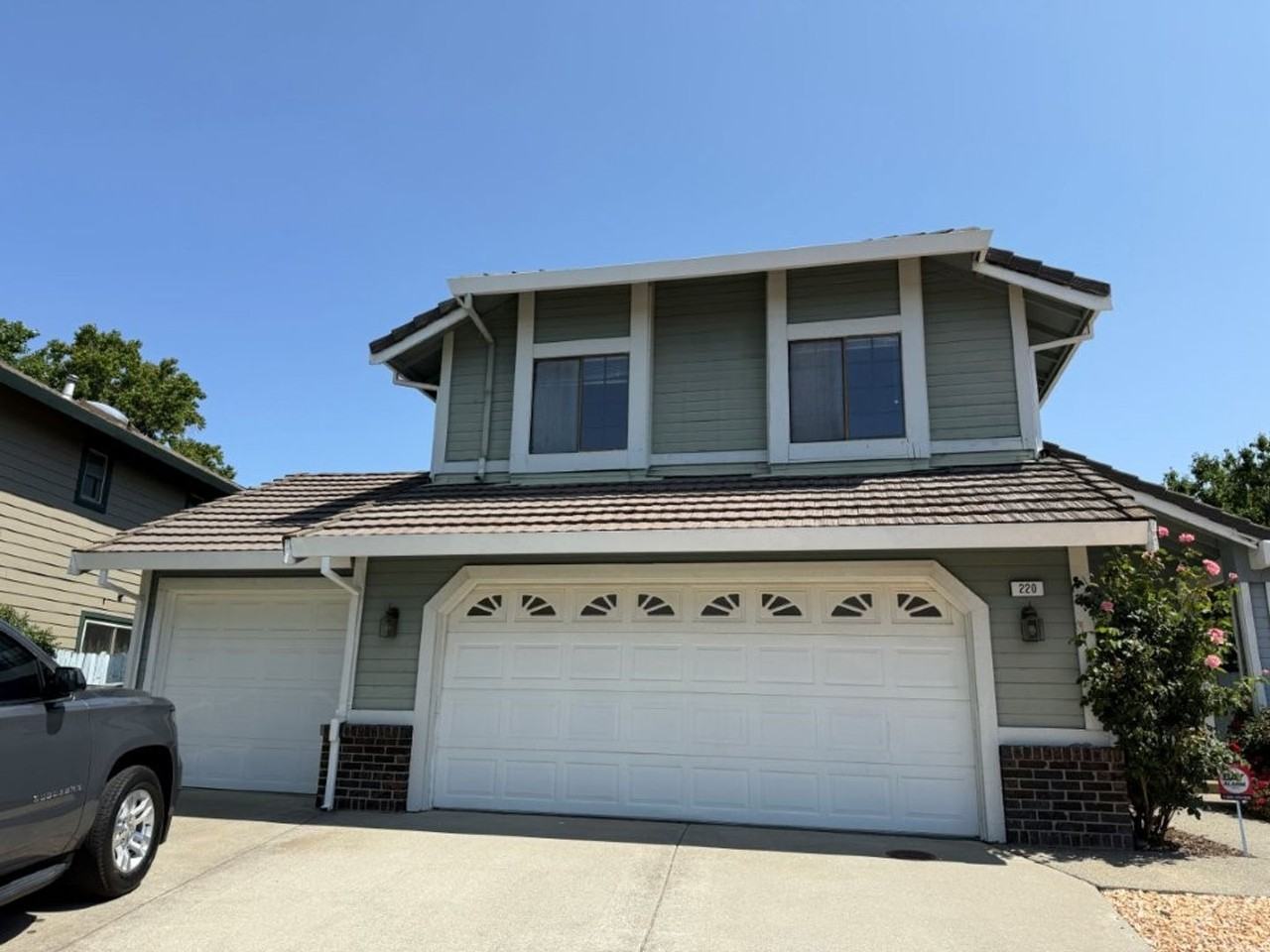 220 Joy Ct - Photo 3 of 50