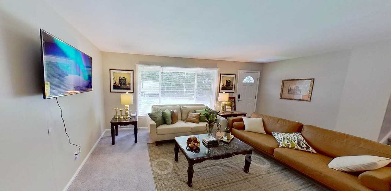 Modern Decatur Delight with Easy City Access - Photo 2 of 18