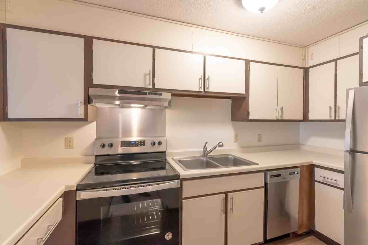 Edina Highland Villa Apartments - Photo 2 of 13