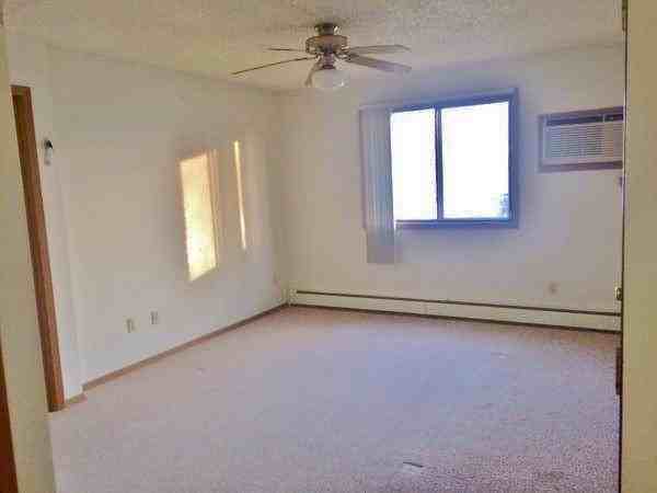 1637 Aber Ave - Photo 5 of 11