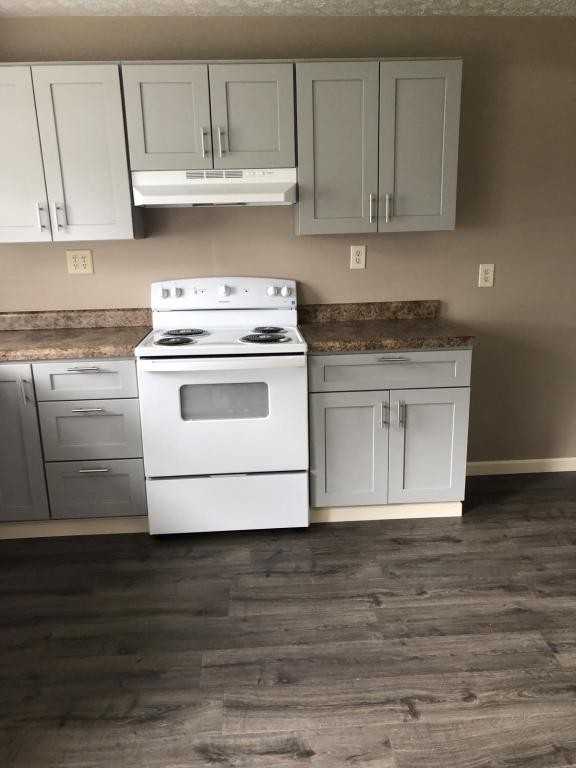 386 E Market St - Photo 3 of 14