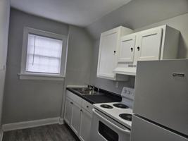 featured image of 120 W 10th St Apt 38