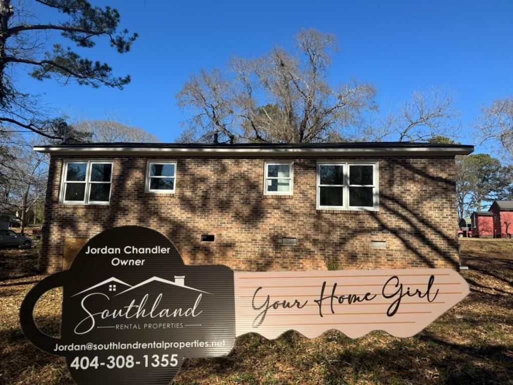 1223 Spring St - Photo 2 of 11