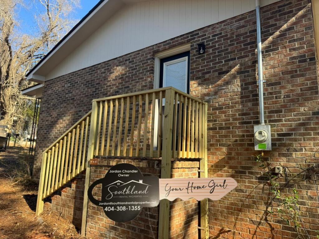 1223 Spring St - Photo 3 of 11