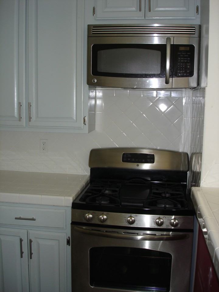 3411 Helms Avenue - Photo 3 of 8