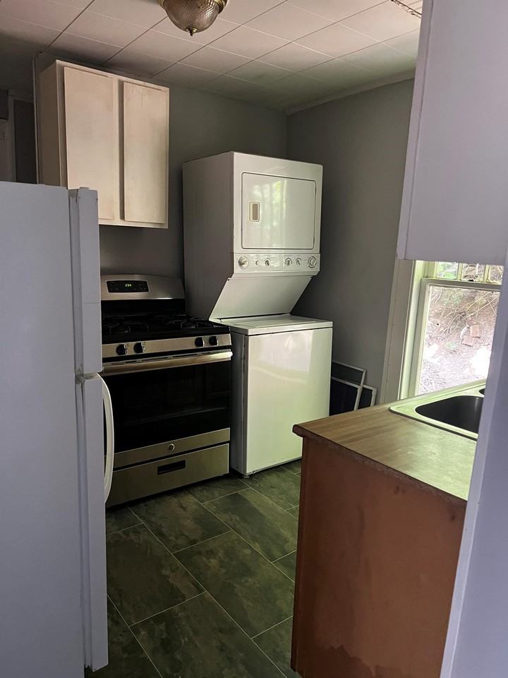 8 Foster Pl - Photo 3 of 6