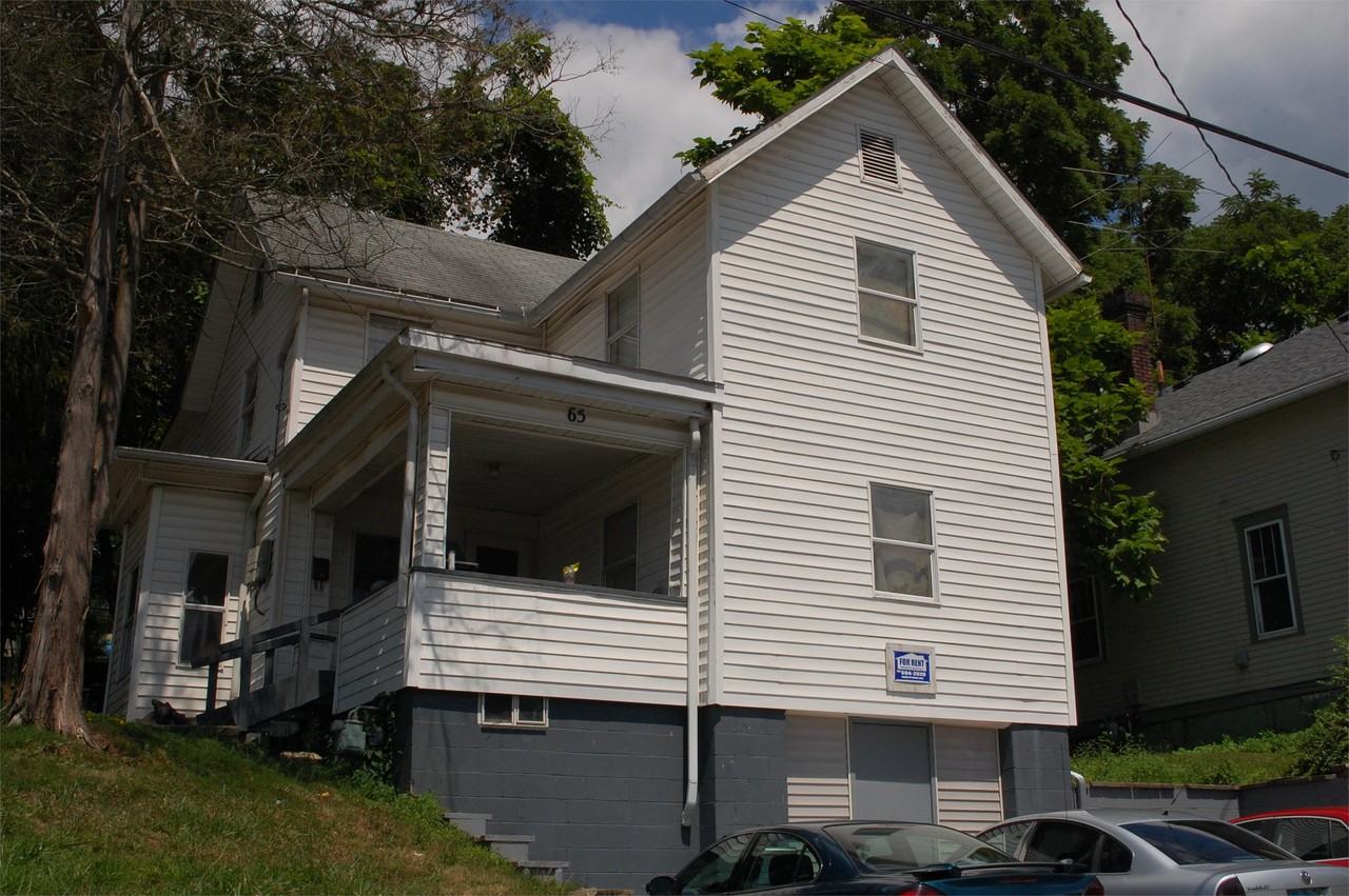 65 Franklin Ave - Photo 2 of 2