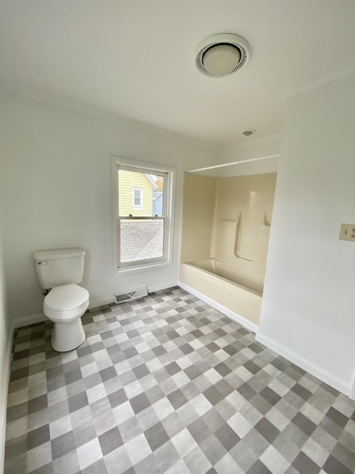 30 Crandall St - Photo 3 of 10