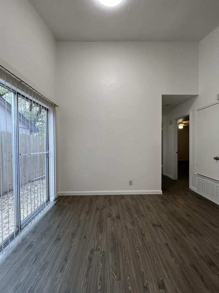 8846 Meadow Range St #1 - Photo 4 of 29