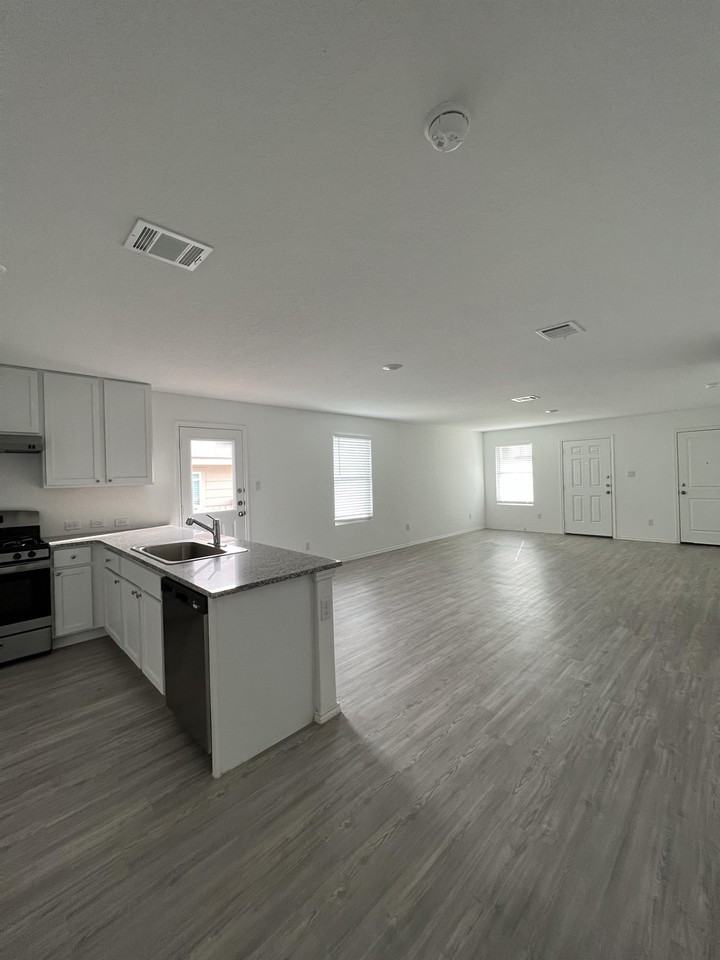 5307 Devils Rdg - Photo 7 of 39