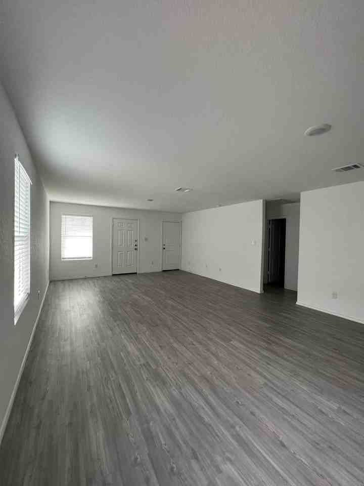 5307 Devils Rdg - Photo 3 of 39