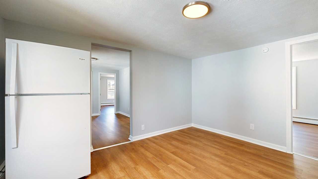 61 Pioneer Ave #B - Photo 3 of 25