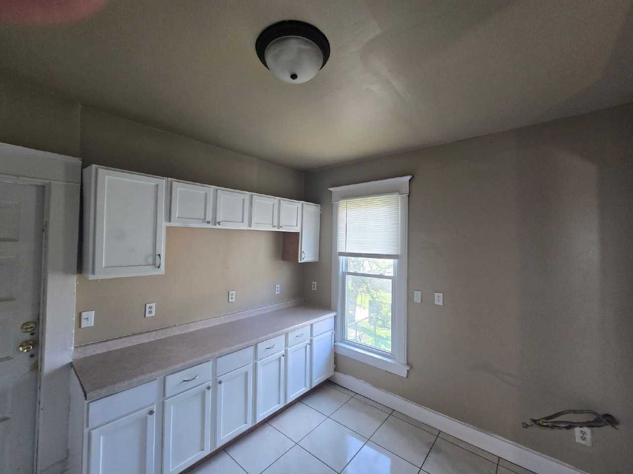 1031 Washington Ave - Photo 5 of 12