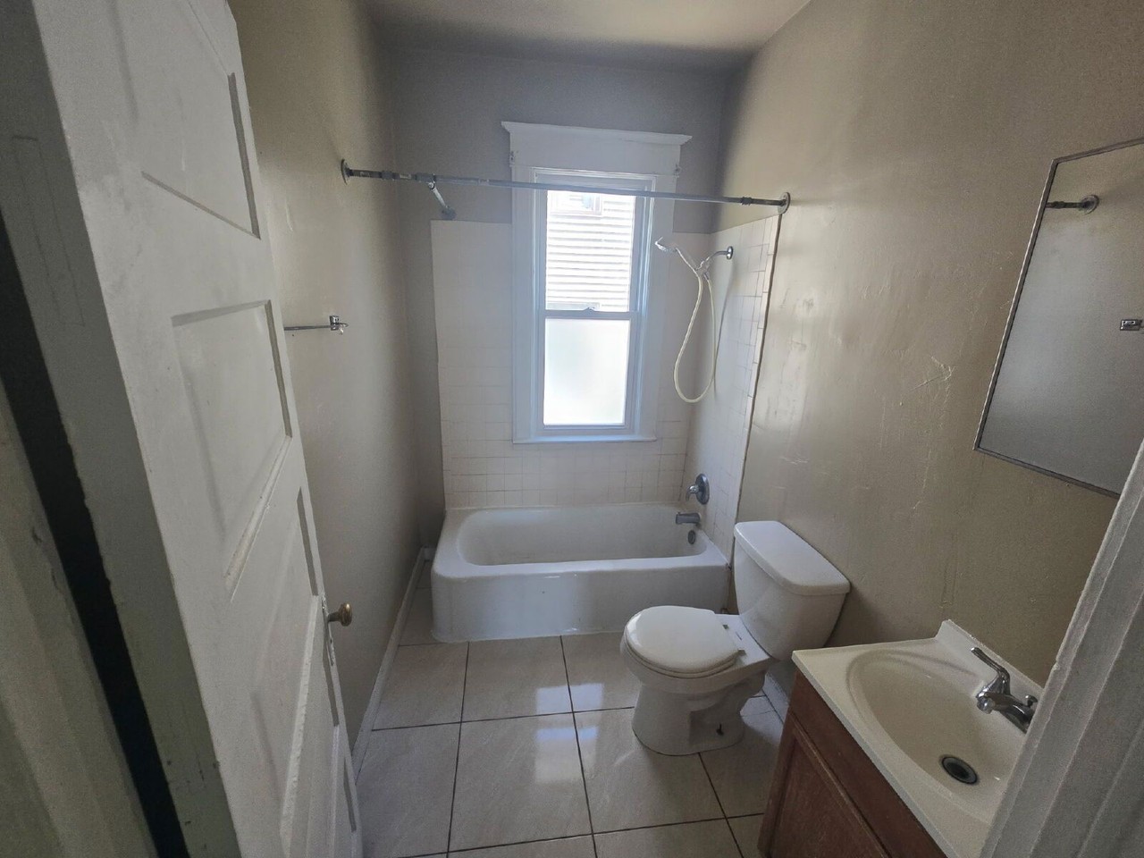 1031 Washington Ave - Photo 6 of 12